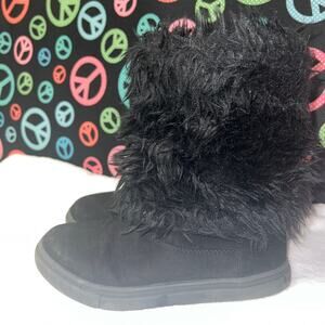 Black furry girl Boots size 1
